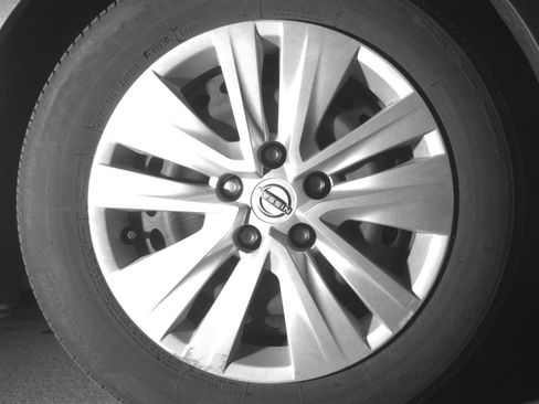 Used 2025 Nissan Sentra S FWD image 13