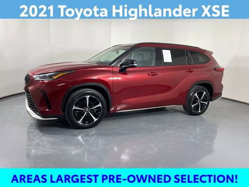 Used 2021 Toyota Highlander XSE image 3