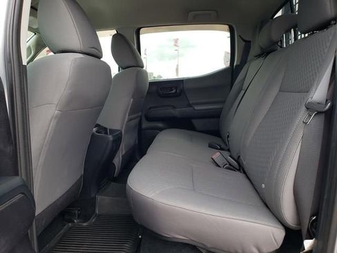 Used 2020 Toyota Tacoma SR AWD/4WD image 12