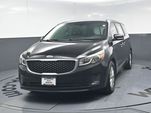 Used 2015 Kia Sedona L image 11