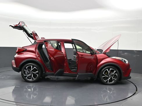 Used 2019 Toyota C-HR XLE image 36