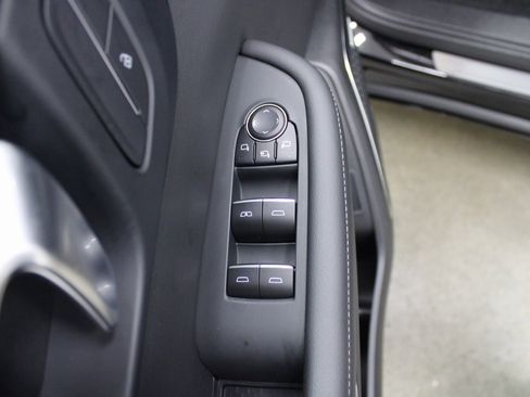 Used 2025 Buick Enclave Sport Touring image 13