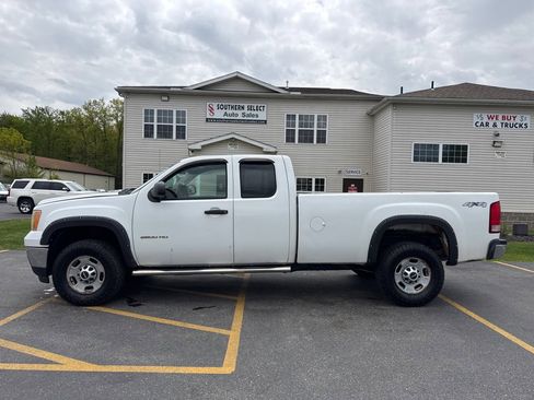 Used 2011 GMC Sierra 2500 W/T AWD/4WD image 1