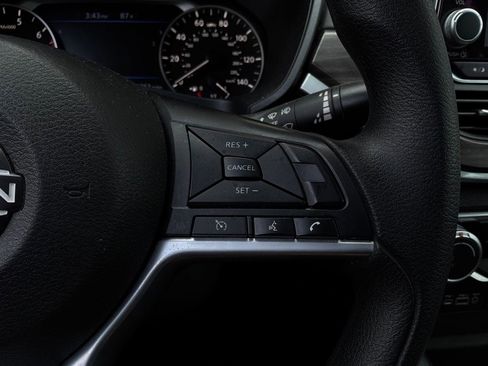 Used 2025 Nissan Altima 2.5 SV FWD image 33
