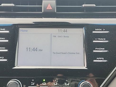 Used 2018 Toyota Camry L image 5