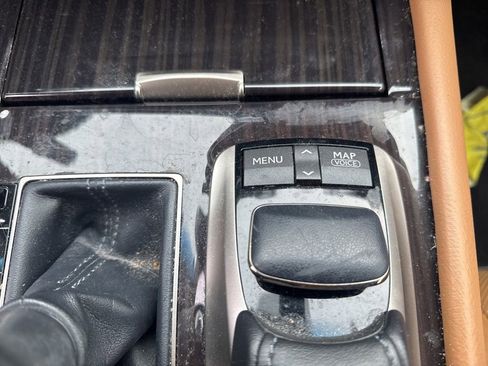 Used 2013 Lexus LS 460 w/ Comfort Pkg image 24