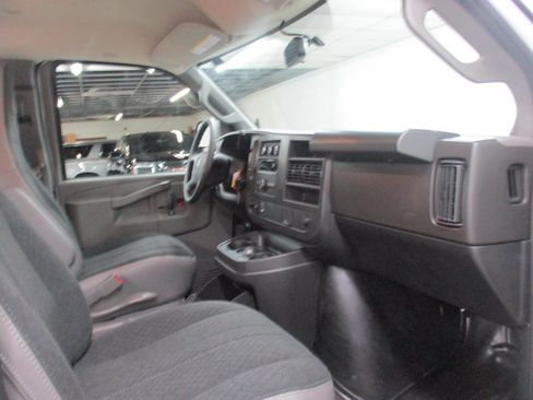 New 2026 GMC Savana 2500 w/ Driver Convenience Package RWD image 18