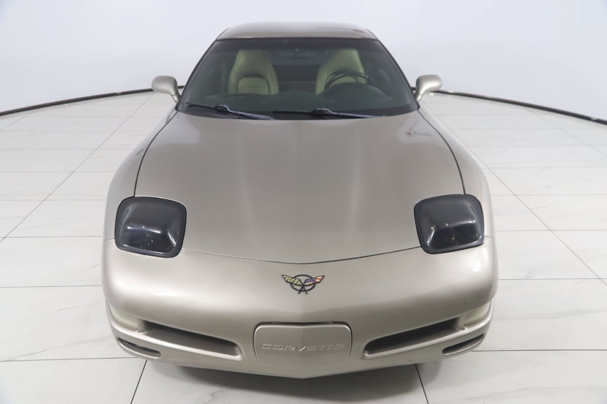 Used 1998 Chevrolet Corvette Coupe w/ Performance Handling Pkg RWD image 38