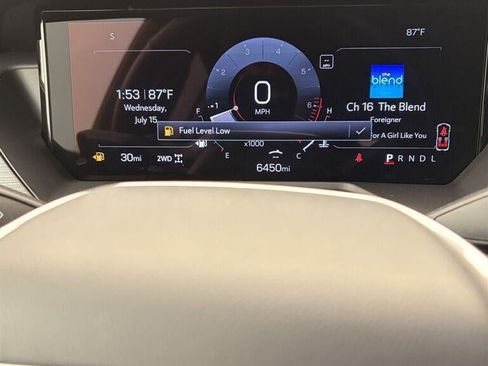 Used 2025 GMC Acadia Elevation w/ Elevation Premium Package AWD/4WD image 9