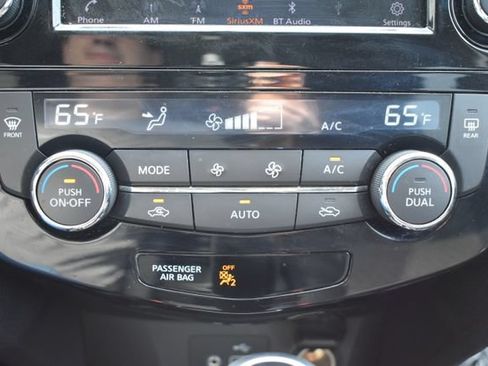 Used 2018 Nissan Rogue SV w/ Premium Package AWD/4WD image 28