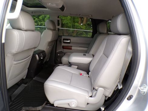 Used 2015 Toyota Sequoia Platinum AWD/4WD image 17