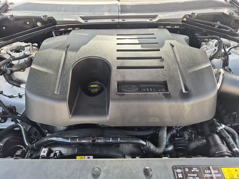 Used 2023 Land Rover Defender 130 SE AWD/4WD image 15