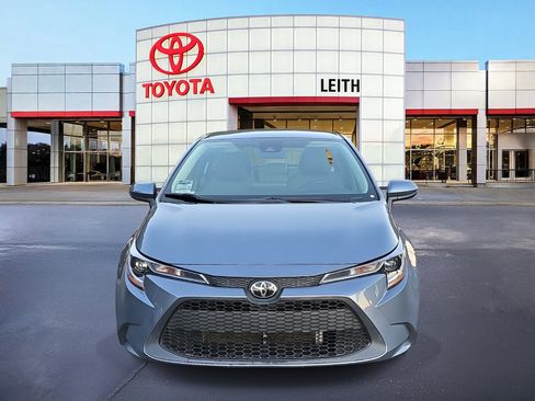 Used 2022 Toyota Corolla LE image 2