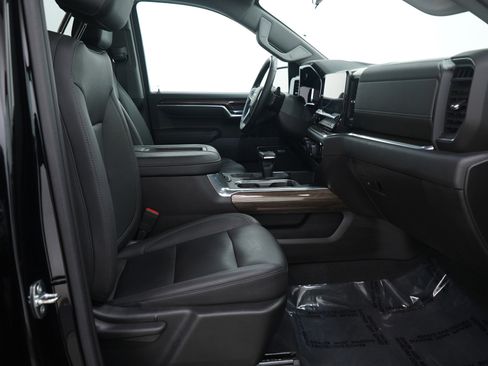 Used 2022 Chevrolet Silverado 1500 LT Trail Boss w/ LT Trail Boss Premium Package image 13