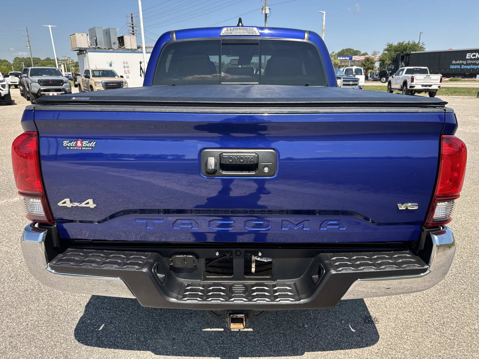Used 2023 Toyota Tacoma SR5 AWD/4WD image 5
