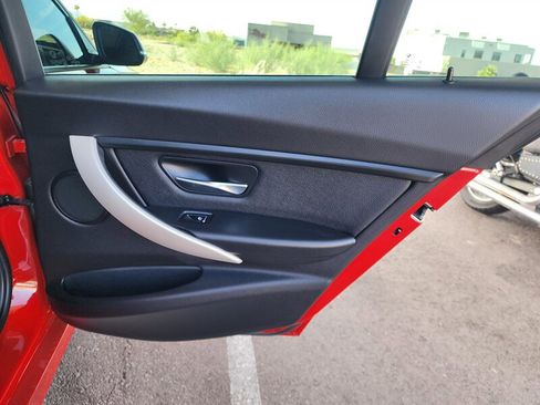 Used 2018 BMW 320i Sedan w/ Convenience Package image 62