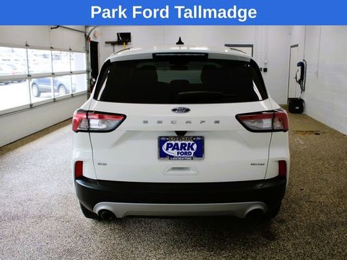 Used 2022 Ford Escape SE w/ Cold Weather Package AWD/4WD image 4