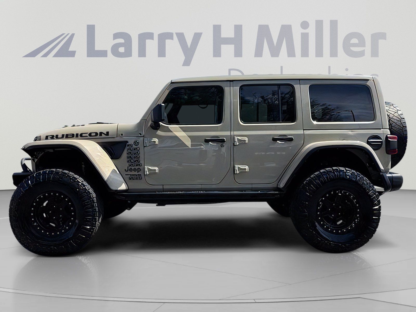 Used 2022 Jeep Wrangler Unlimited Rubicon w/ Trailer Tow Package AWD/4WD image 3