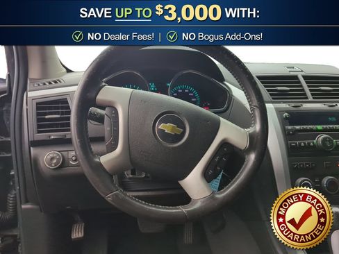 Used 2011 Chevrolet Traverse LT FWD image 18