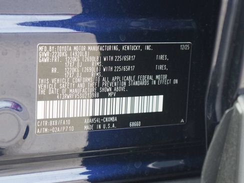 Used 2025 Toyota RAV4 XLE AWD/4WD image 28