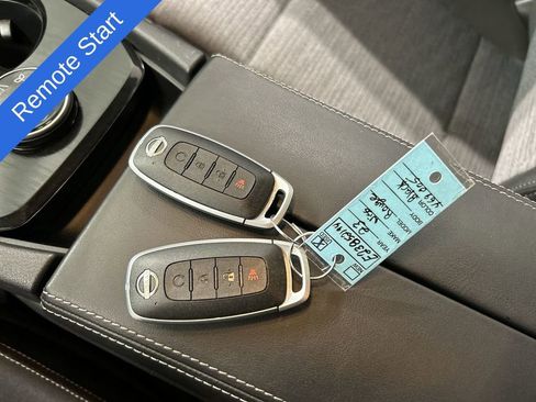 Used 2023 Nissan Rogue SV image 12