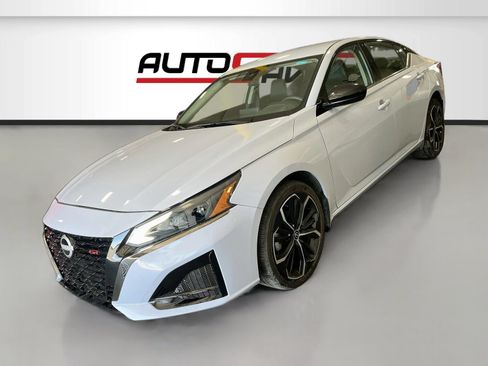 Used 2024 Nissan Altima 2.5 SR AWD/4WD image 3