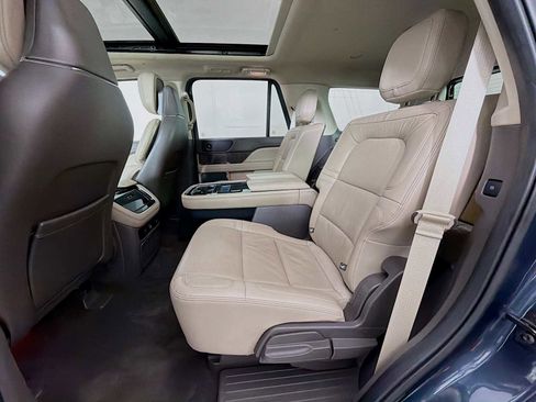 Used 2022 Lincoln Navigator Reserve AWD/4WD image 23