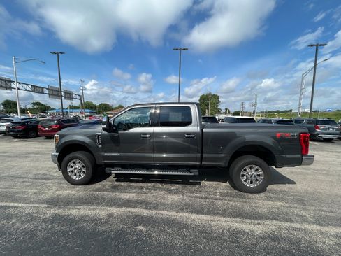 Used 2018 Ford F250 XLT w/ XLT Premium Package AWD/4WD image 3