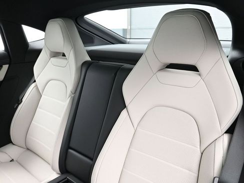 Used 2026 Porsche Panamera image 6
