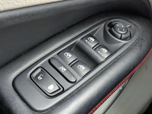 Used 2018 Jeep Compass Limited w/ Navigation Group AWD/4WD image 24