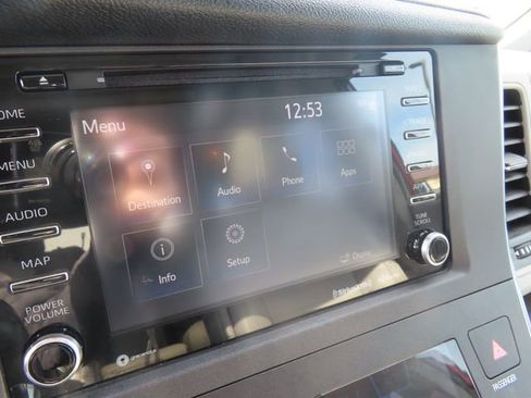 Used 2018 Toyota Sienna XLE Premium w/ Carpet Mat Package image 23