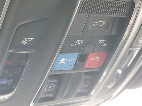 New 2025 Jeep Grand Cherokee L Altitude image 30