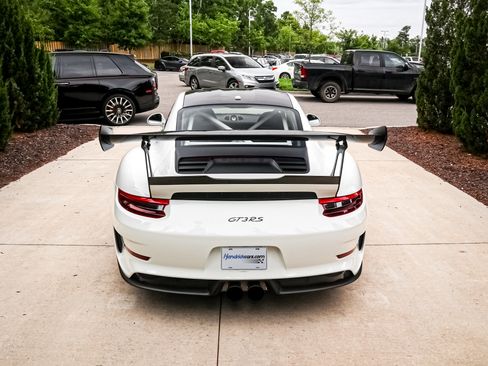 Used 2019 Porsche 911 GT3 RS w/ Weissach Package RWD image 9