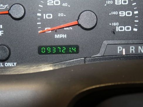 Used 2003 Ford F250 XL image 19