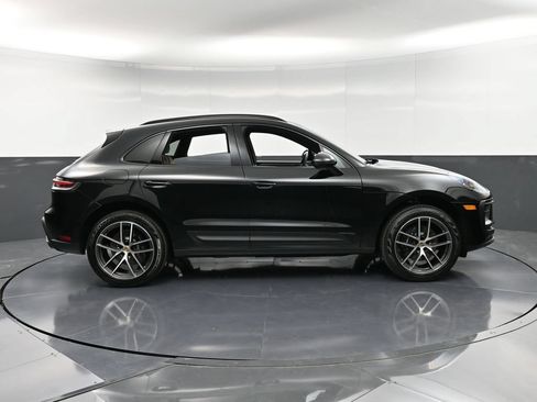 Certified 2026 Porsche Macan AWD/4WD image 9
