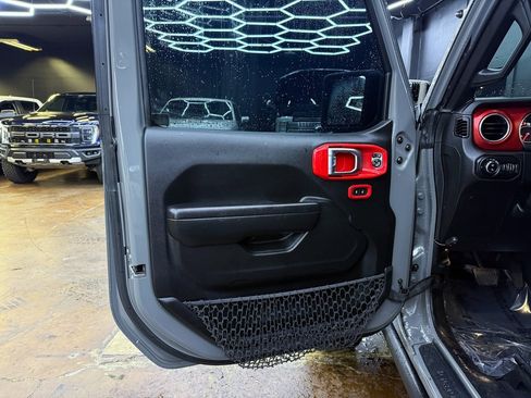 Used 2021 Jeep Gladiator Rubicon image 12
