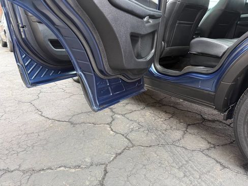 Used 2016 Ford Explorer XLT w/ Equipment Group 202A image 7