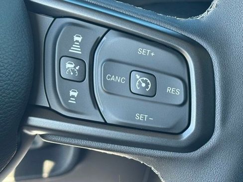 New 2026 Jeep Gladiator Sport AWD/4WD image 17