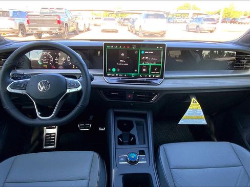 New 2026 Volkswagen Tiguan SE R-Line FWD image 5