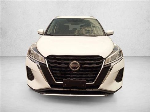 Used 2021 Nissan Kicks SV FWD image 2