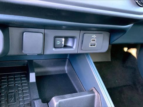 New 2025 Ford Maverick Lariat w/ 4K Tow Package image 16