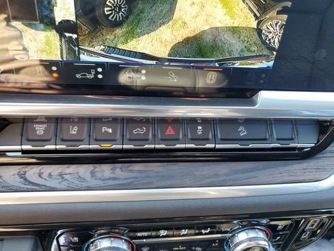 New 2025 GMC Sierra 2500 SLT w/ SLT Premium Package image 25