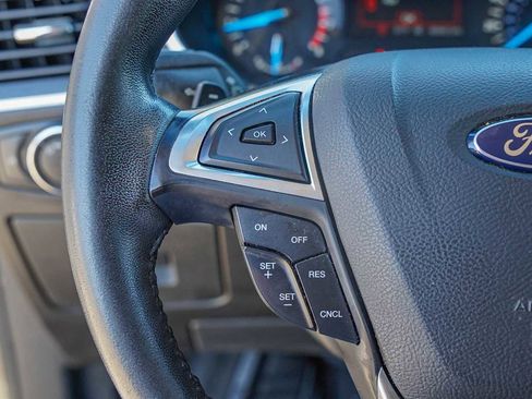 Used 2017 Ford Edge SEL image 13