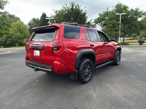 Used 2025 Toyota 4Runner SR5 AWD/4WD image 12