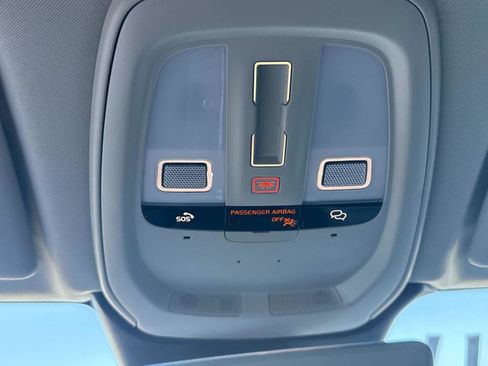 Used 2025 Volvo XC60 B5 Plus image 25