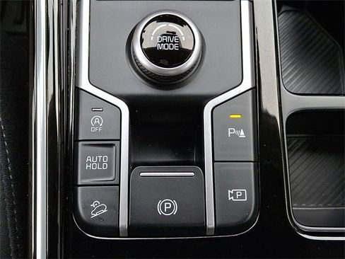 Certified 2025 Kia Sorento SX image 26
