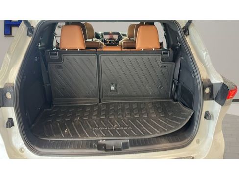 Used 2025 Toyota Highlander Platinum AWD/4WD image 21