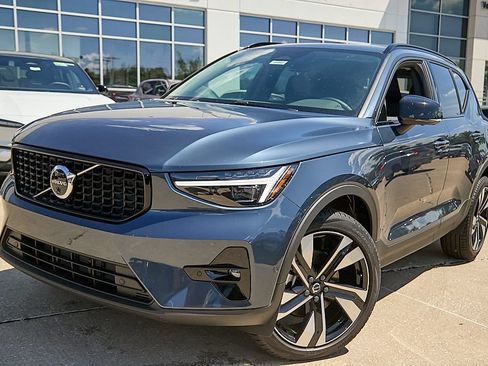 New 2026 Volvo XC40 B5 Ultra w/ Protection Package Premier AWD/4WD image 2