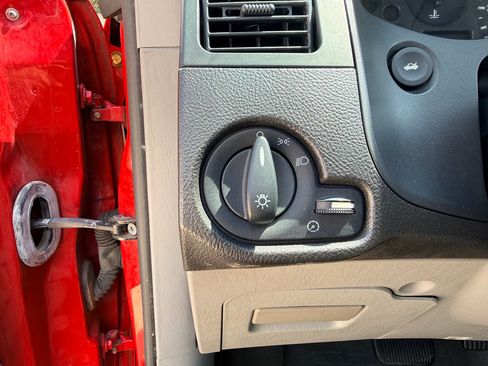 Used 2006 Ford Focus SE FWD image 25