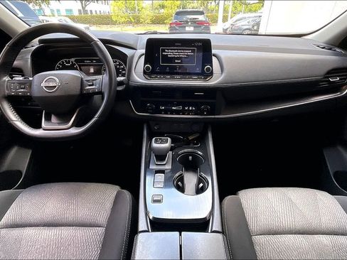 Used 2025 Nissan Rogue SV FWD image 6